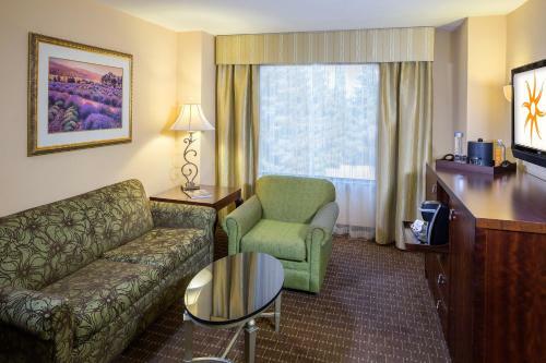 The Plaza Suites Hotel