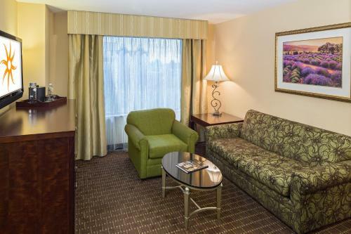 The Plaza Suites Hotel