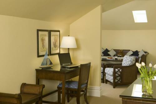 Bed & Breakfast West Cliff Inn, A Four Sisters Inn