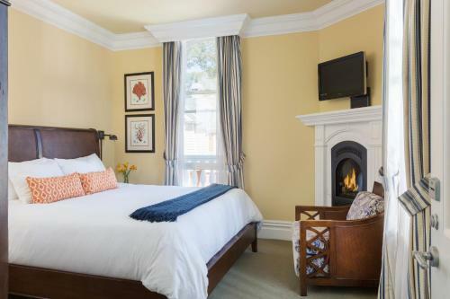 Bed & Breakfast West Cliff Inn, A Four Sisters Inn