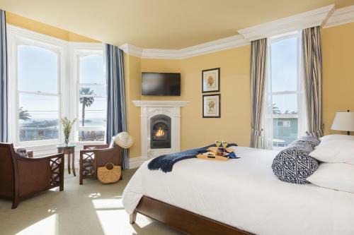 Bed & Breakfast West Cliff Inn, A Four Sisters Inn