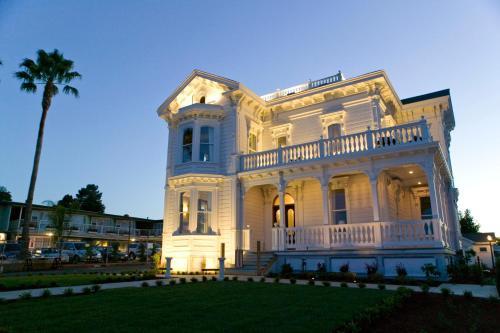 Bed & Breakfast West Cliff Inn, A Four Sisters Inn