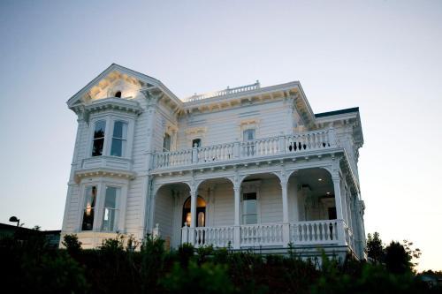 Bed & Breakfast West Cliff Inn, A Four Sisters Inn