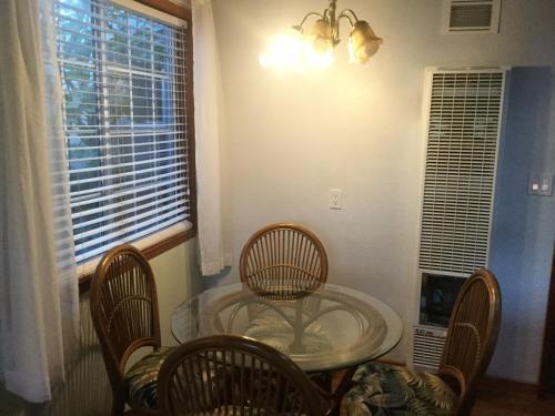 Posada Edgewater Beach Inn & Suites