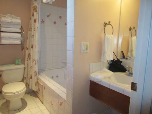 Posada Edgewater Beach Inn & Suites