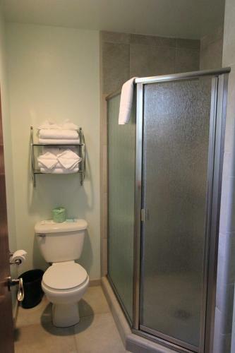 Posada Edgewater Beach Inn & Suites