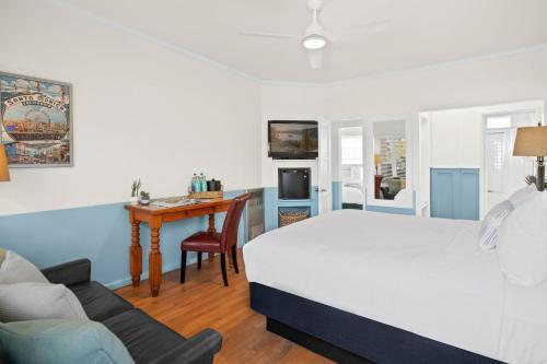Sea Blue Hotel