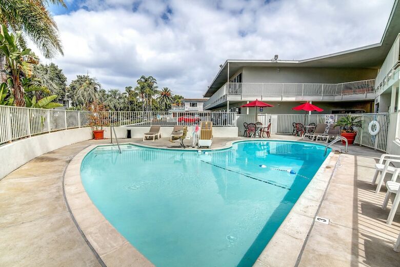 Motel 6 Santa Barbara - Beach