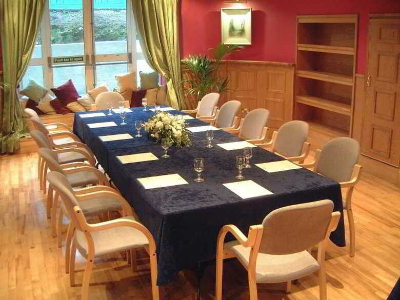Castle Oaks House Hotel