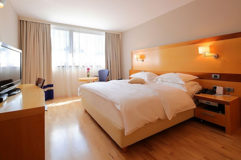 Best Western Lovec Premier Hotel