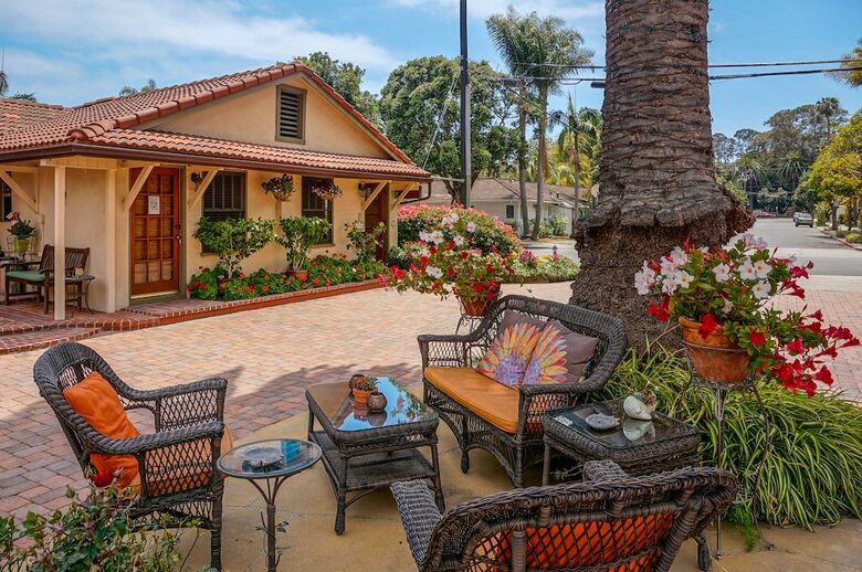 Posada Harbor House Inn