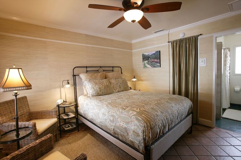 Posada Harbor House Inn