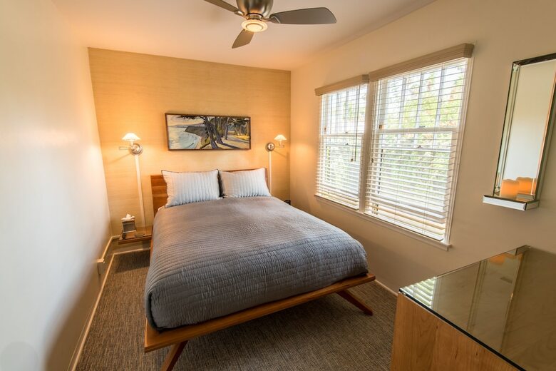 Posada Harbor House Inn