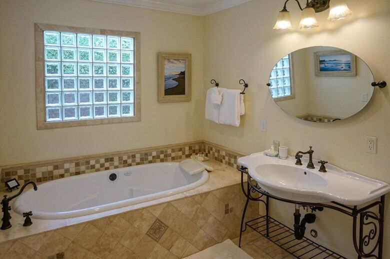 Posada Harbor House Inn