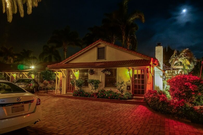 Posada Harbor House Inn