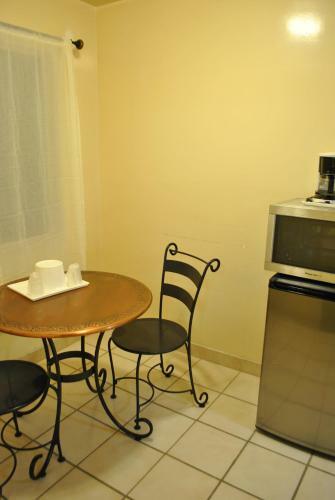 Motel Oasis Inn And Suites