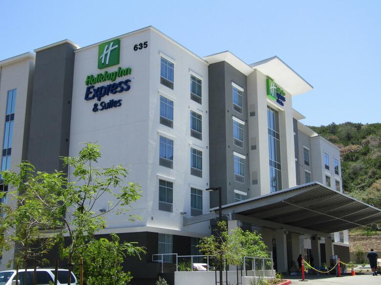 Holiday Inn Express & Suites San Diego - Hotel Circle