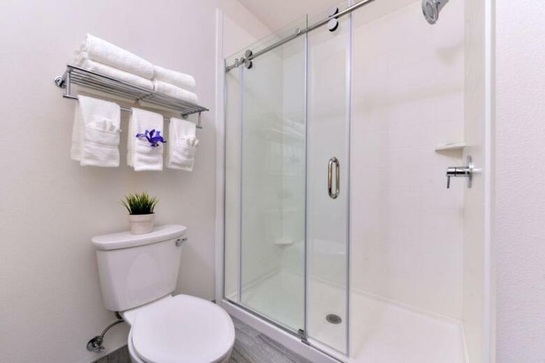 Holiday Inn Express & Suites San Diego - Hotel Circle