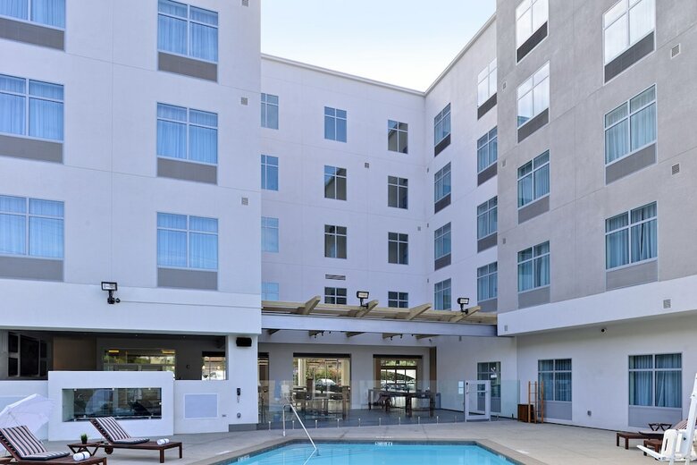 Holiday Inn Express & Suites San Diego - Hotel Circle