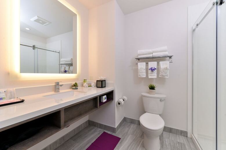 Holiday Inn Express & Suites San Diego - Hotel Circle
