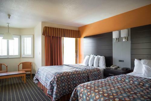 Hotel Days Inn And Suites Santa Cruz