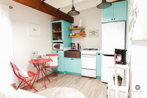 Redwood Hollow Cottages