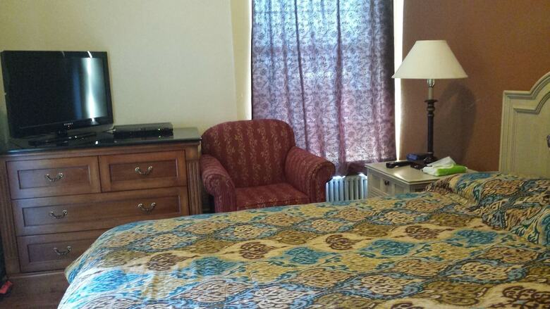 Albergue El Capitan Hotel