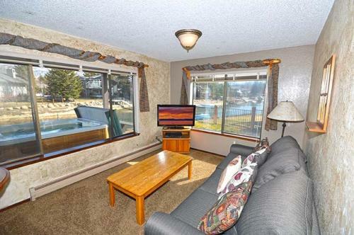 Slalom Court Holiday Home