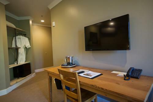 Bed & Breakfast Hanford House Inn