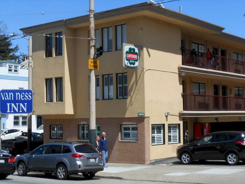 Motel Van Ness Inn