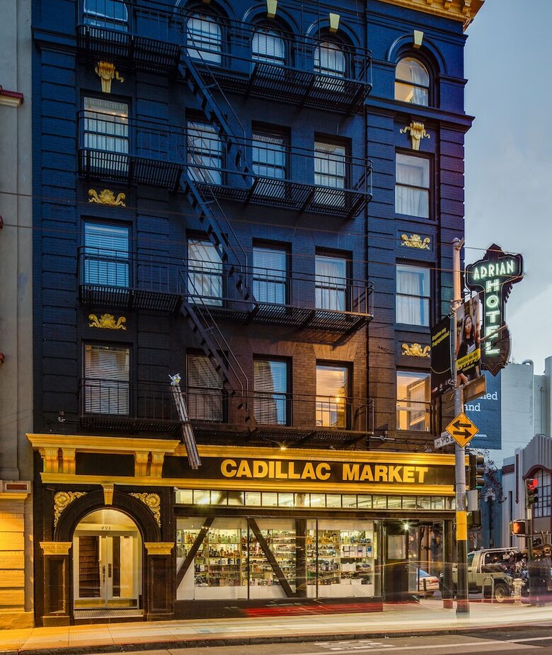 Hotel The Adrian
