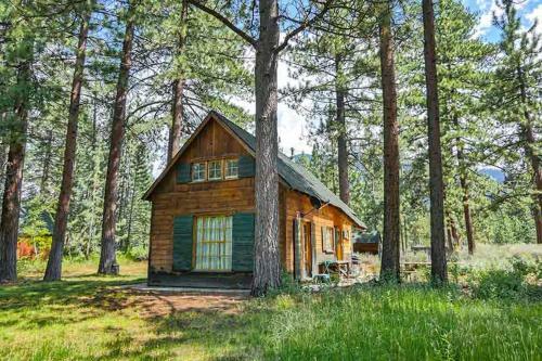Azure Avenue Holiday Home 1
