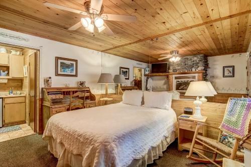 Heavenly Valley Lodge Bed & Breakfast