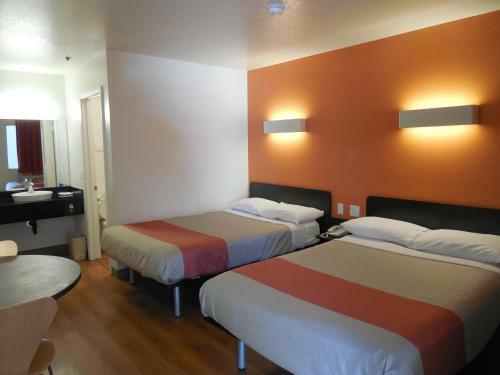 Motel 6 Temecula - Historic Old Town