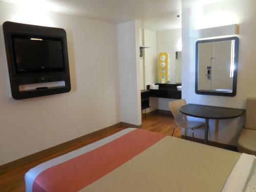 Motel 6 Temecula - Historic Old Town
