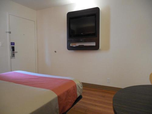 Motel 6 Temecula - Historic Old Town