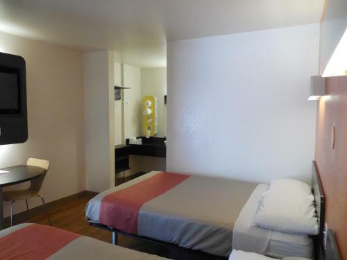 Motel 6 Temecula - Historic Old Town