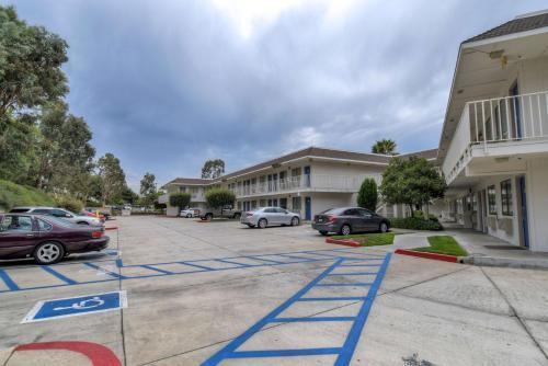 Motel 6 Temecula - Historic Old Town