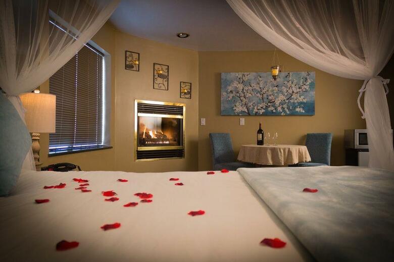 Postmarc Hotel And Spa Suites