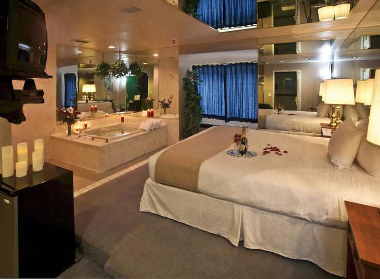 Postmarc Hotel And Spa Suites