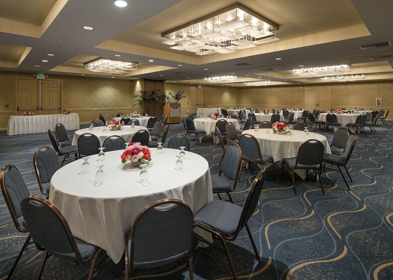 Crowne Plaza Hotel Ventura Beach