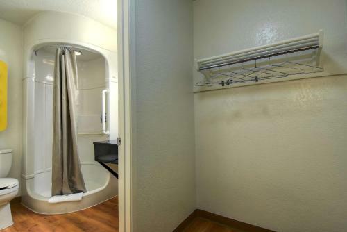 Motel 6 Westminster South - Long Beach Area