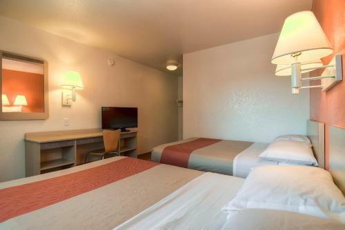 Motel 6 Westminster South - Long Beach Area