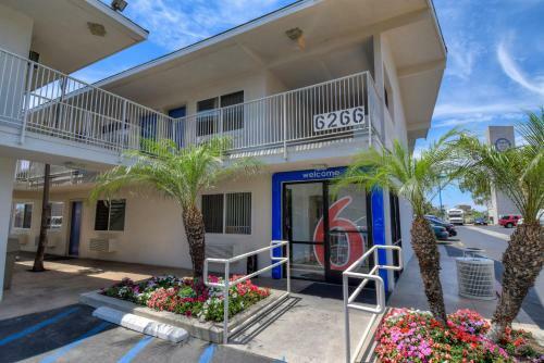 Motel 6 Westminster South - Long Beach Area
