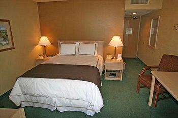 Hotel Inn By The Lake