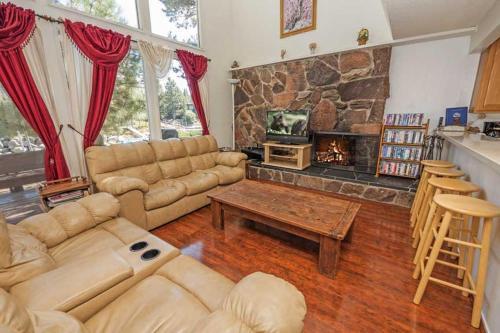 2074 Traverse Court