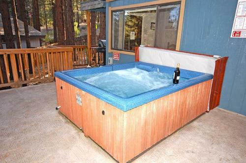 High Meadow Trail Holiday Home