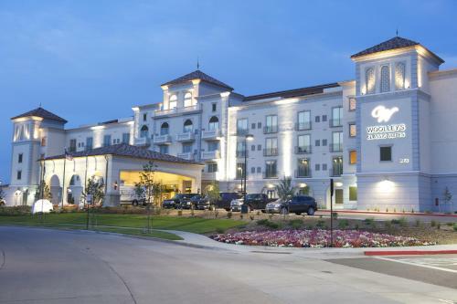 Hotel Woolley's Classic Suites Denver Airport
