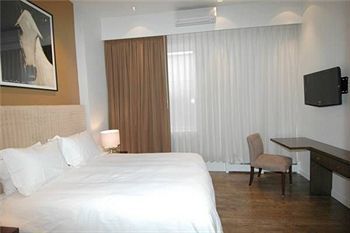 Aparthotel Independence Square Lodge By Frias
