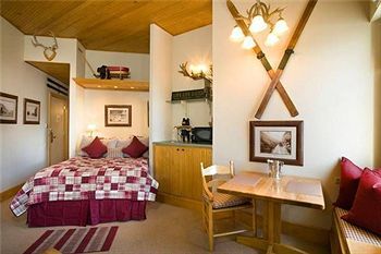 Aparthotel Independence Square Lodge By Frias